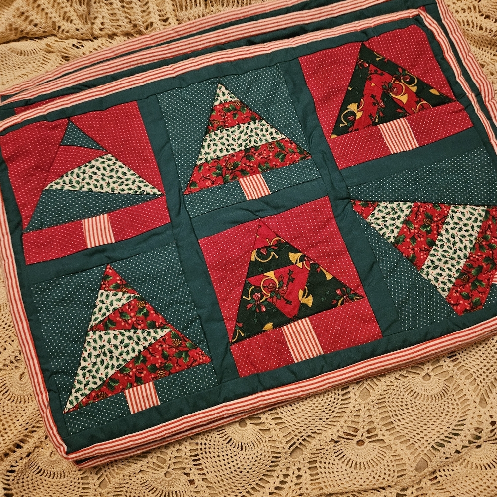 SET 4 Homemade Vintage Christmas Patchwork Quilted Placemats Cottagecore Country